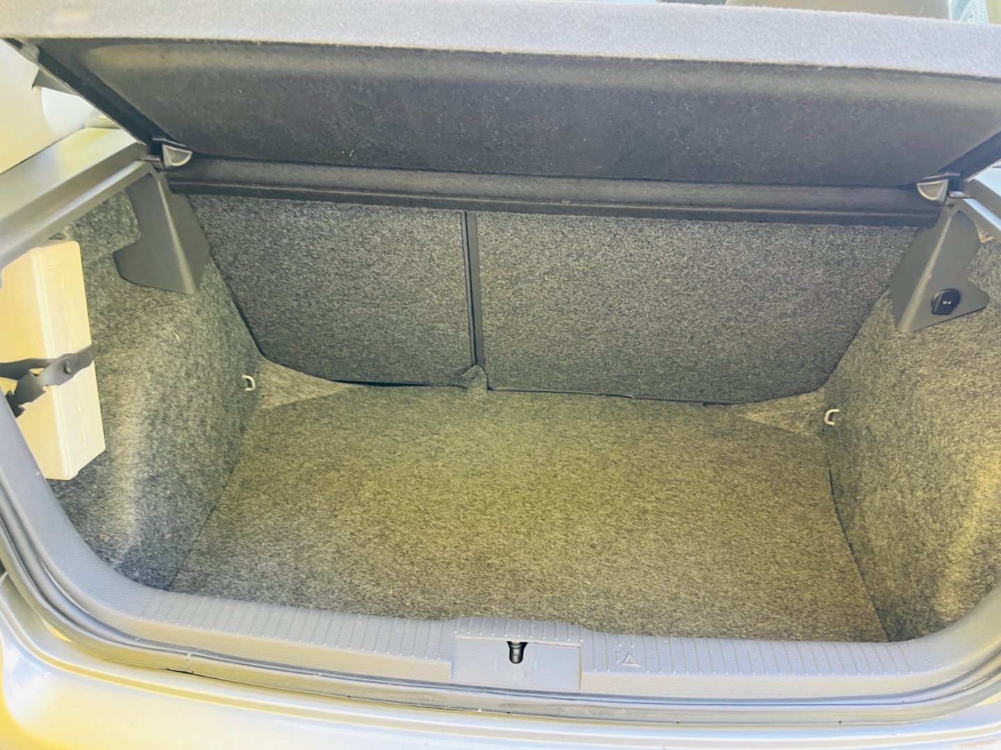 Volkswagen Polo 1.2 i NAJ JEN 120 TIS KM