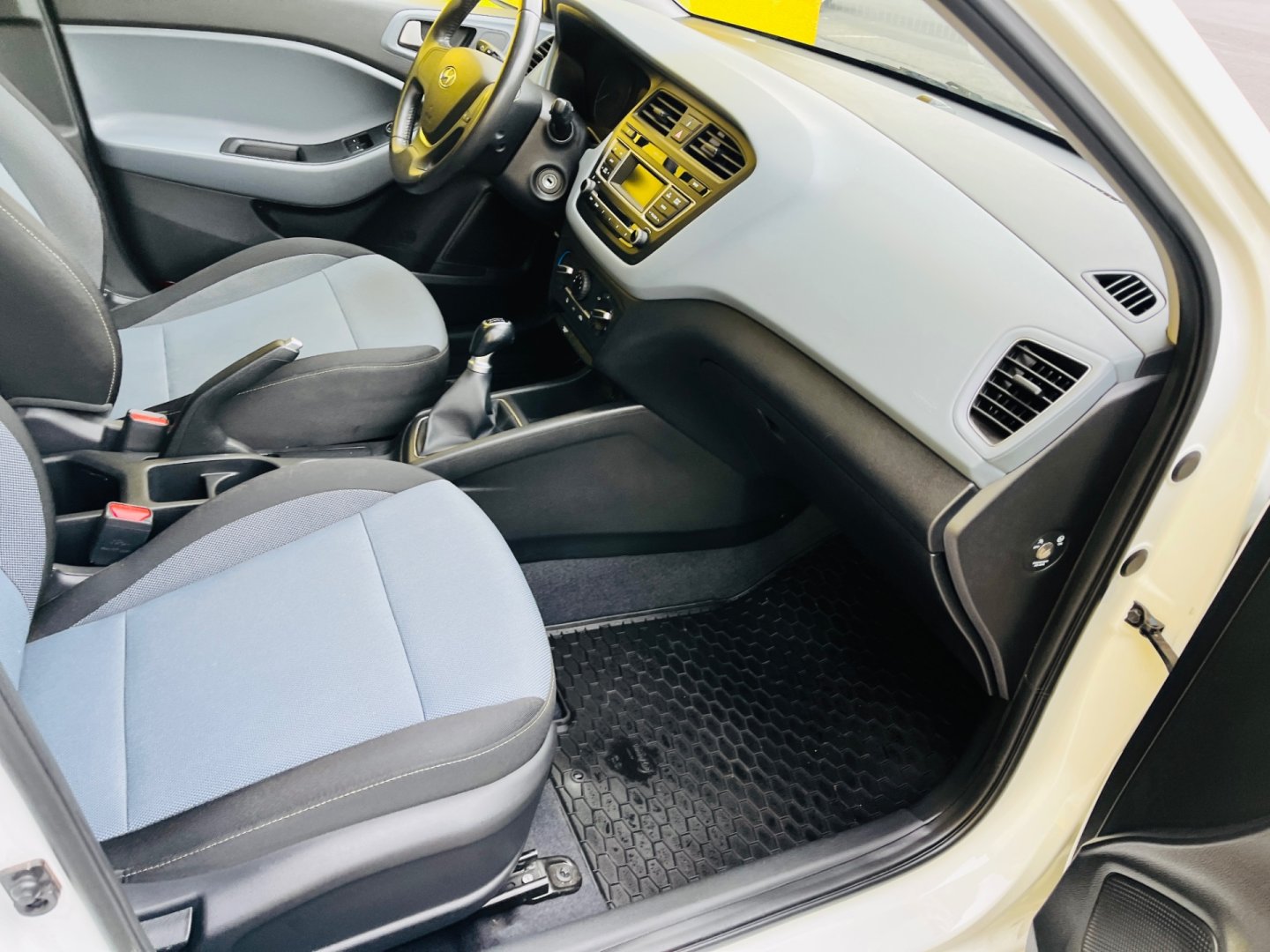 Hyundai i20 1.2 i BENZÍN MALO NAJETO