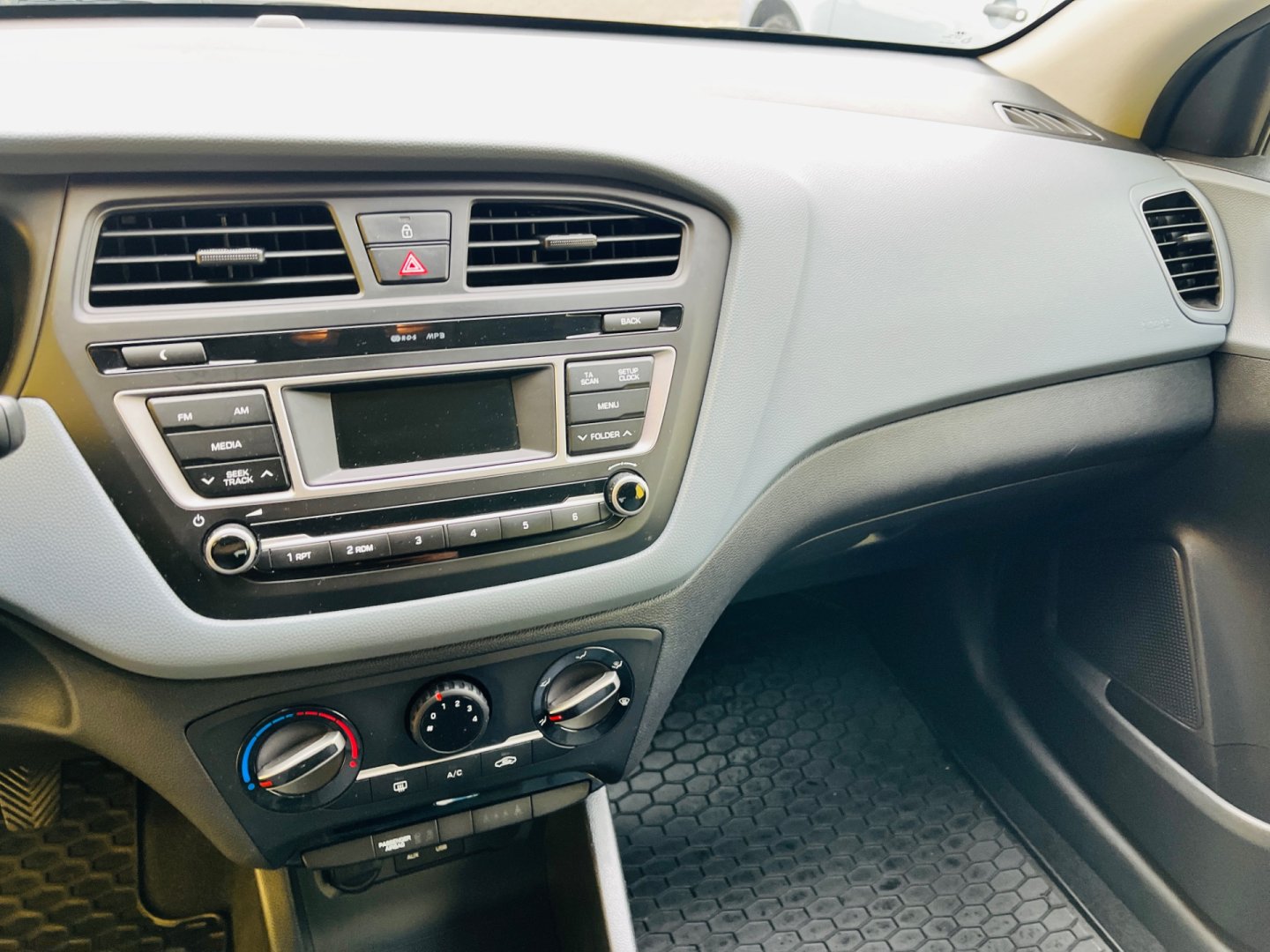 Hyundai i20 1.2 i BENZÍN MALO NAJETO