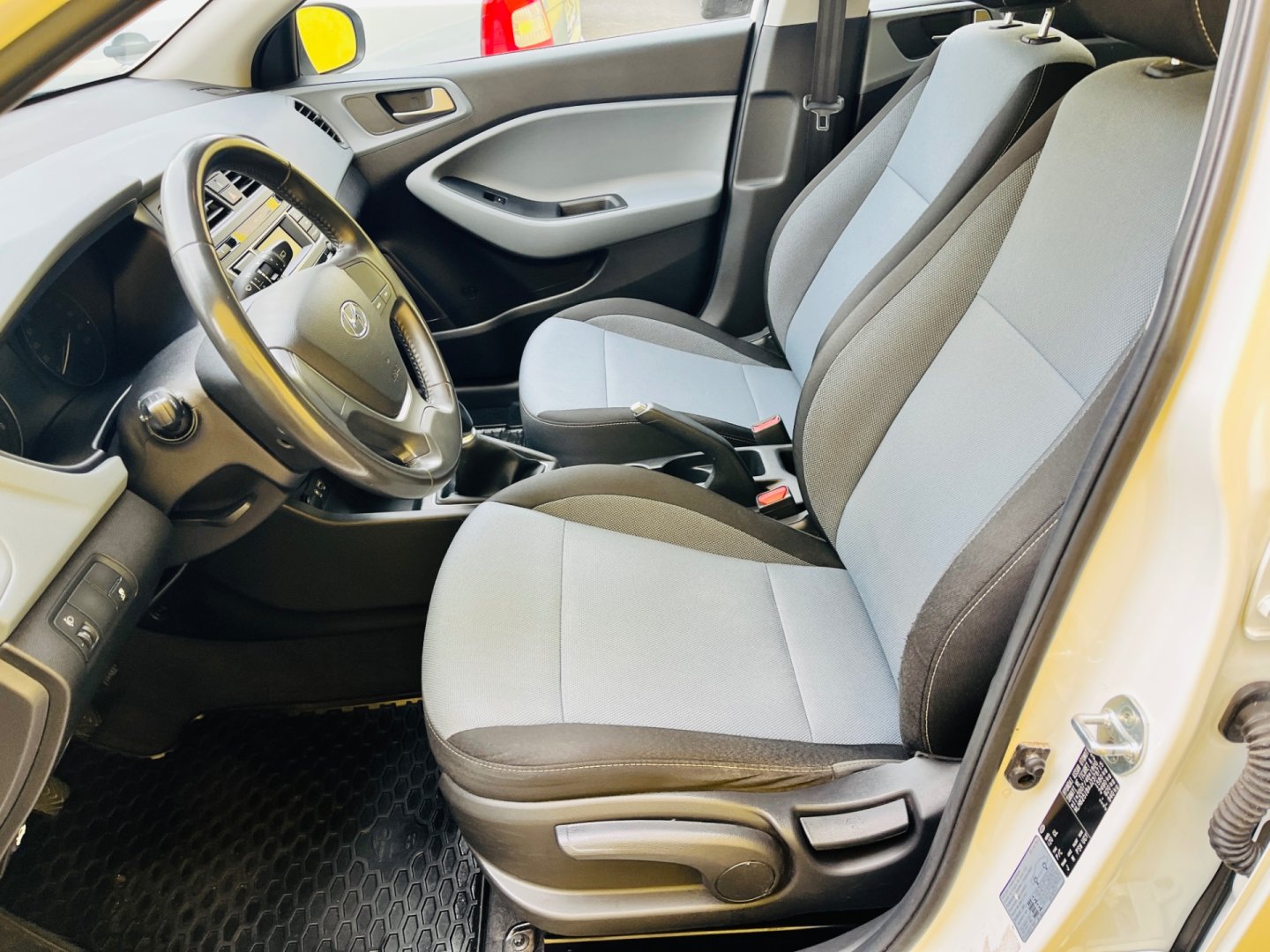 Hyundai i20 1.2 i BENZÍN MALO NAJETO