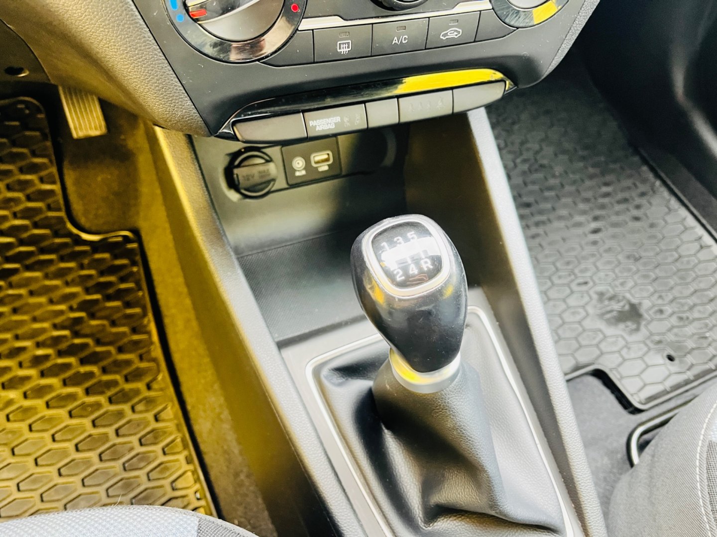 Hyundai i20 1.2 i BENZÍN MALO NAJETO