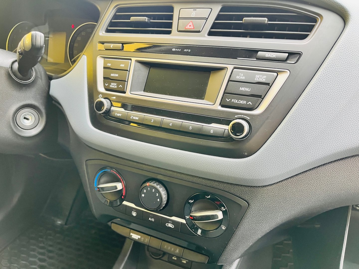 Hyundai i20 1.2 i BENZÍN MALO NAJETO