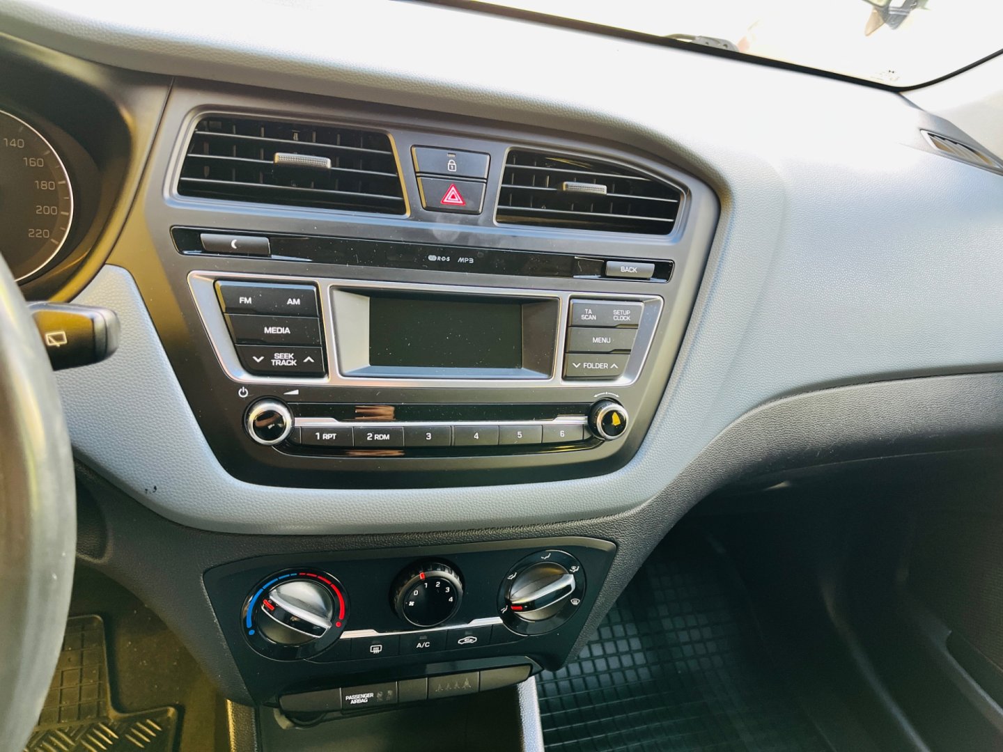 Hyundai i20 1.2 i BENZÍN NAJETO JEN 68 TIS