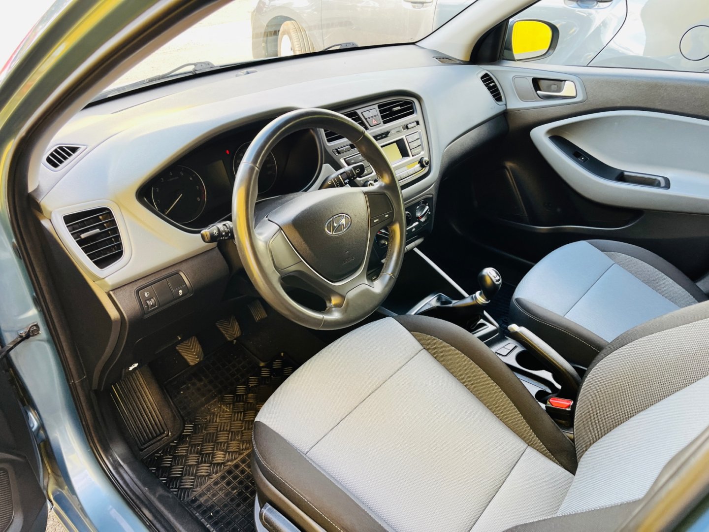 Hyundai i20 1.2 i BENZÍN NAJETO JEN 68 TIS