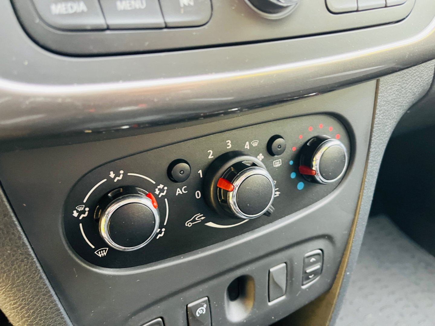 Dacia Sandero 0.9 TCe BENZÍN STEPWAY