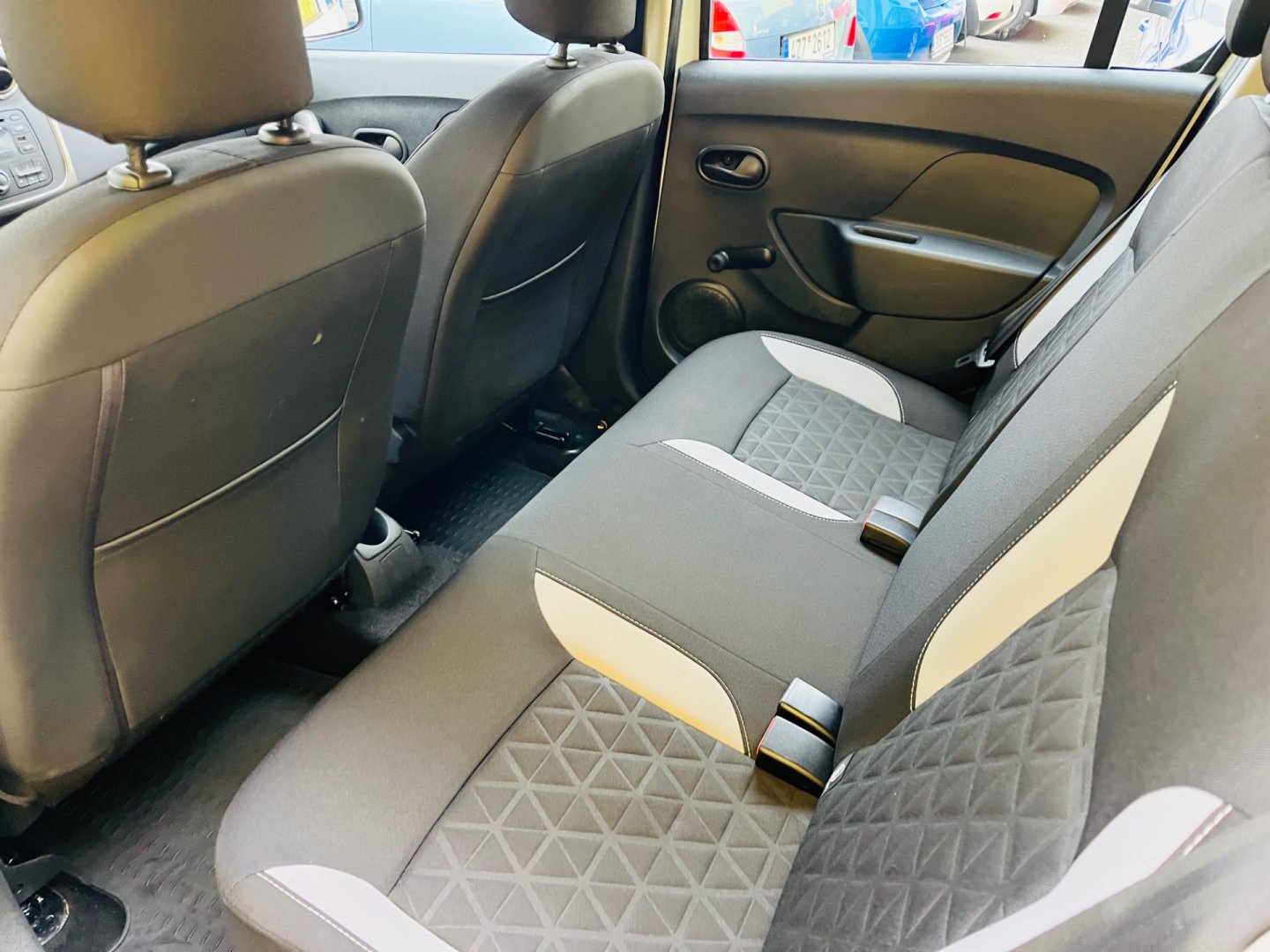 Dacia Sandero 0.9 TCe BENZÍN STEPWAY