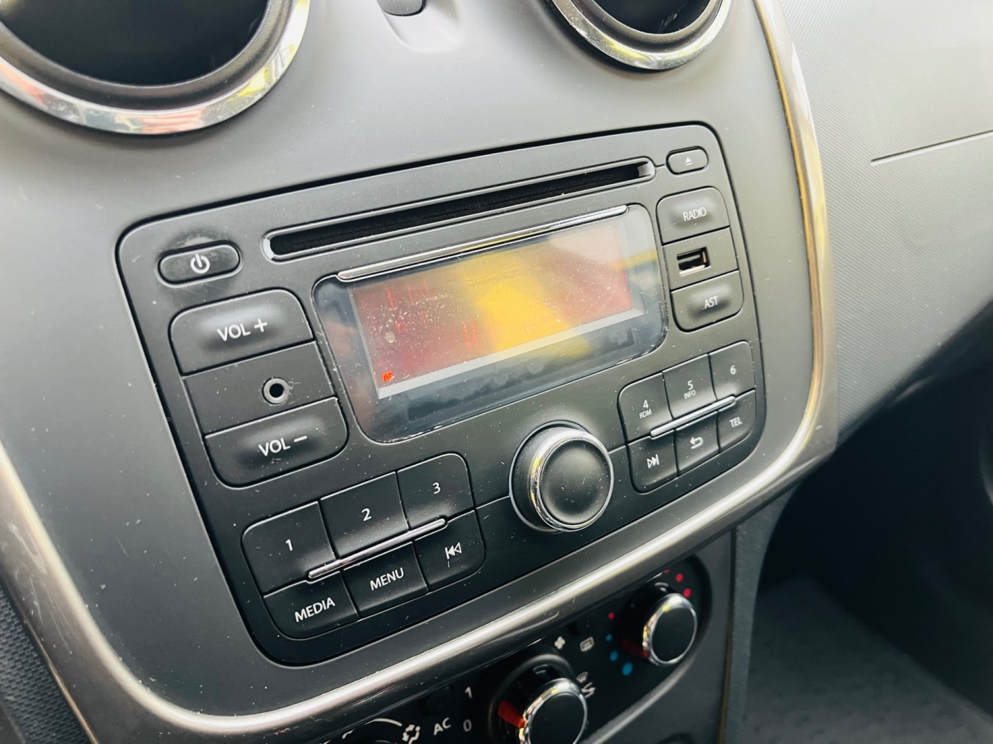 Dacia Sandero 0.9 TCe BENZÍN STEPWAY