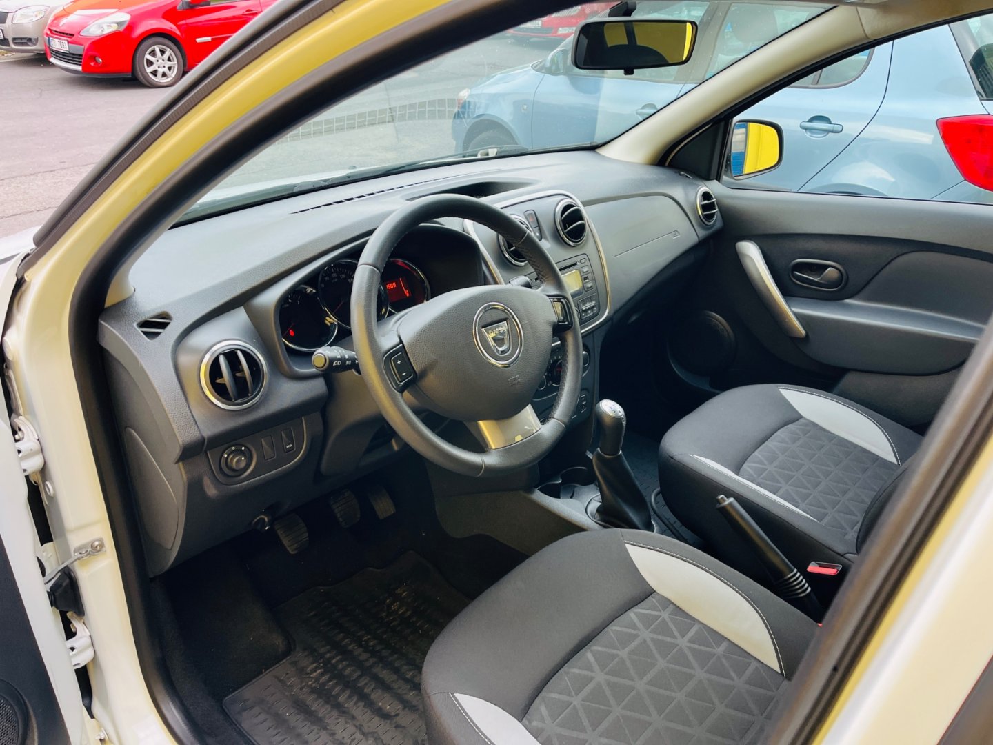 Dacia Sandero 0.9 TCe BENZÍN STEPWAY