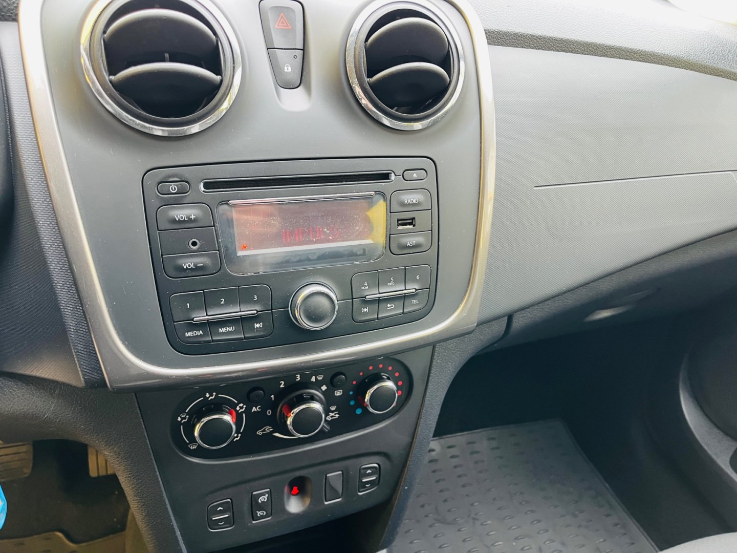 Dacia Sandero 0.9 TCe BENZÍN STEPWAY