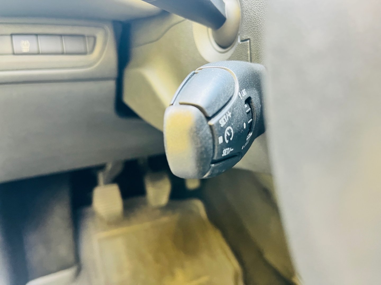 Peugeot 208 1.2 i BENZÍN