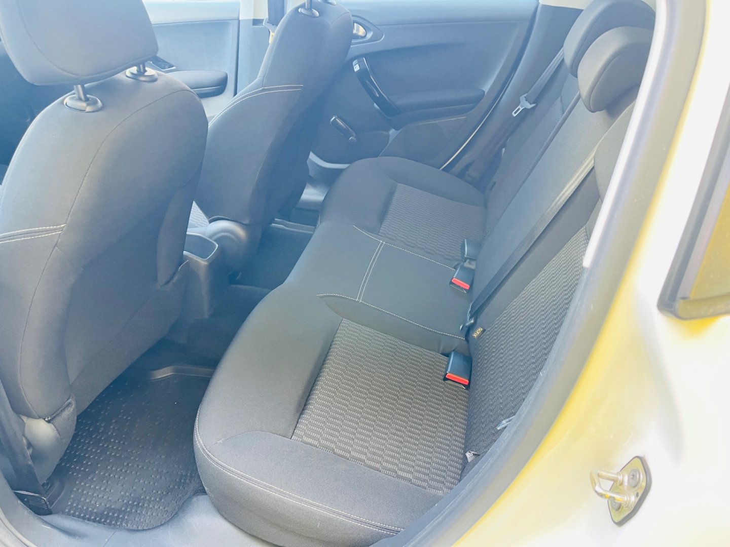 Peugeot 208 1.2 i BENZÍN