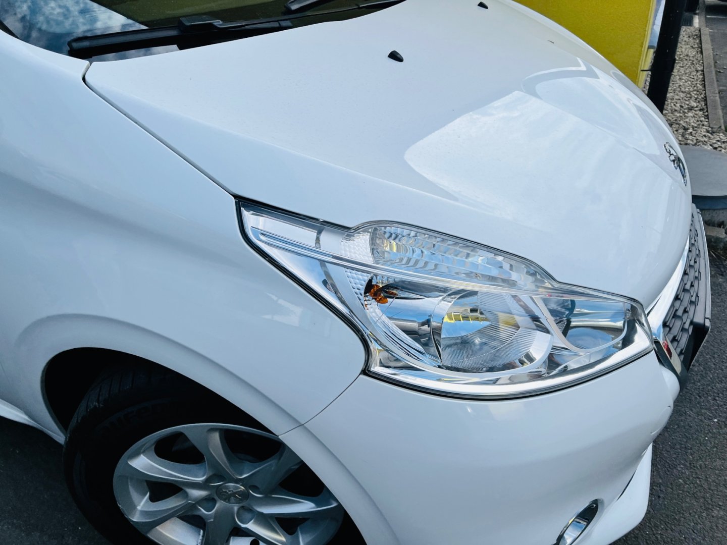 Peugeot 208 1.2 i BENZÍN