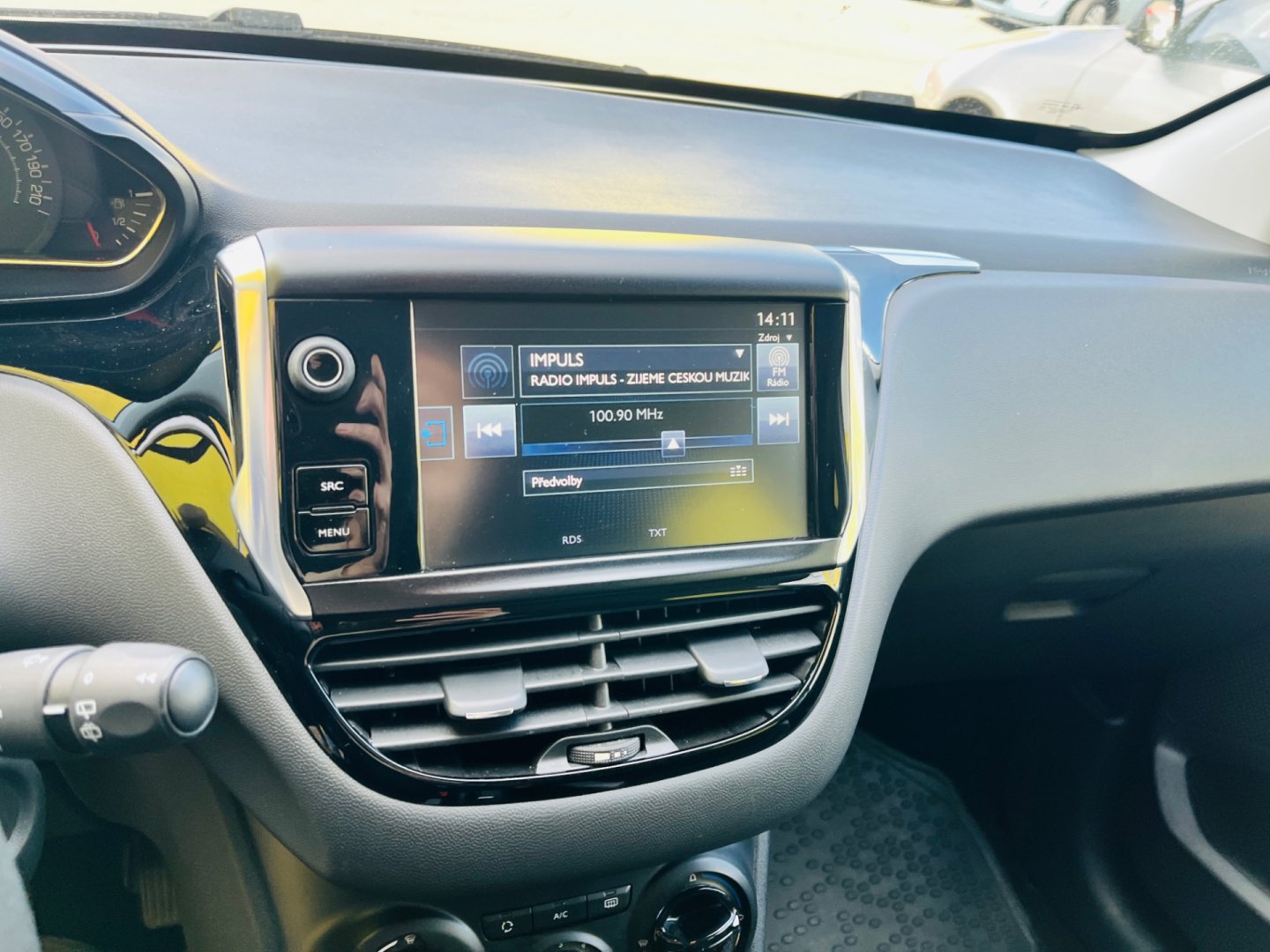 Peugeot 208 1.2 i BENZÍN