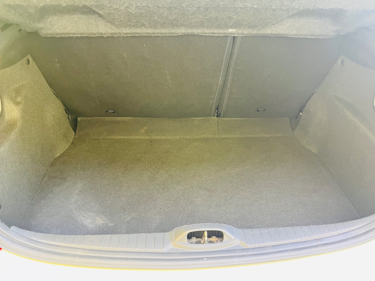 Peugeot 208 1.2 i BENZÍN