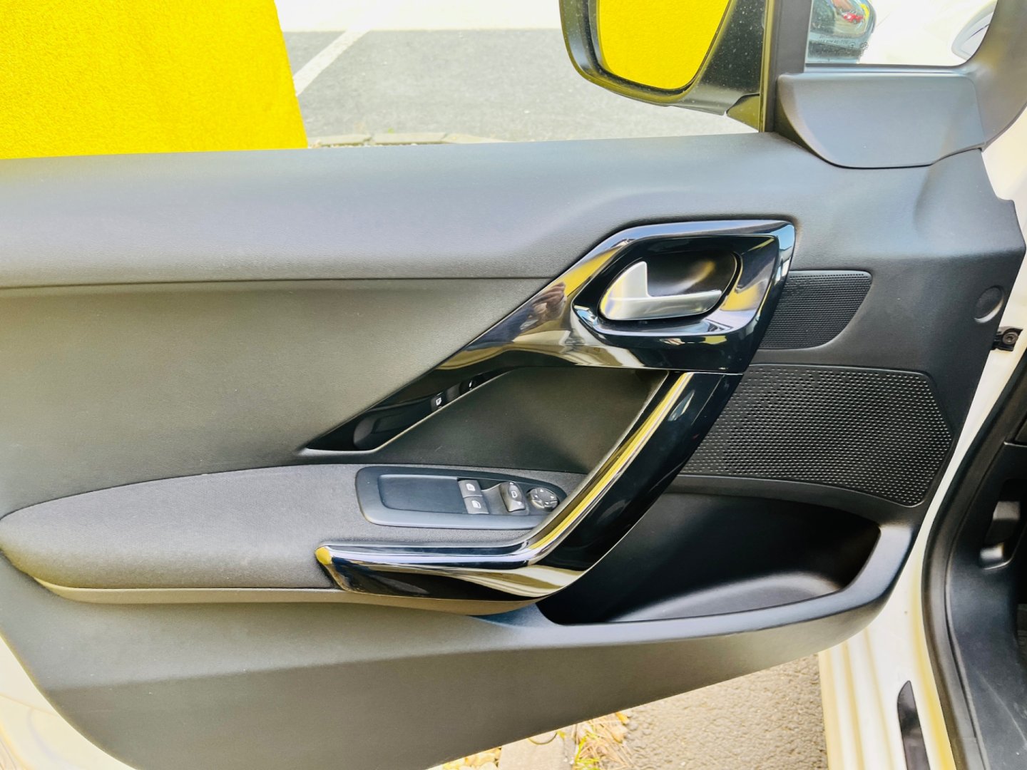 Peugeot 208 1.2 i BENZÍN