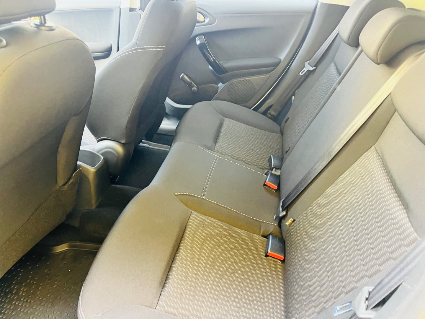 Peugeot 208 1.2 i BENZÍN