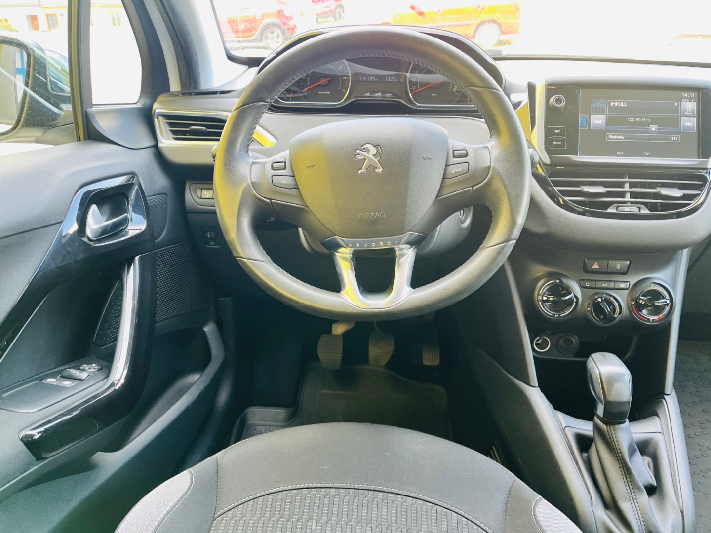 Peugeot 208 1.2 i BENZÍN