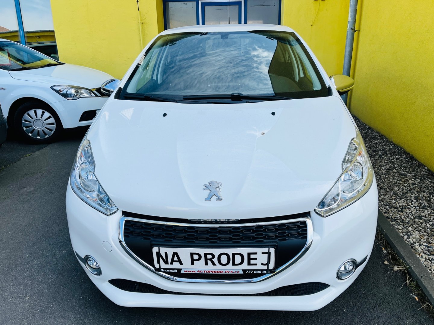 Peugeot 208 1.2 i BENZÍN