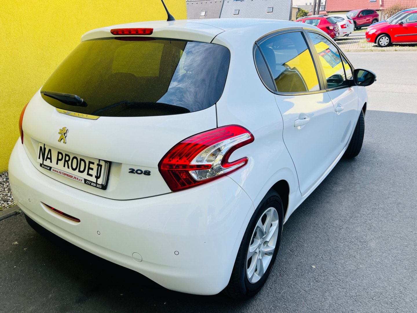 Peugeot 208 1.2 i BENZÍN