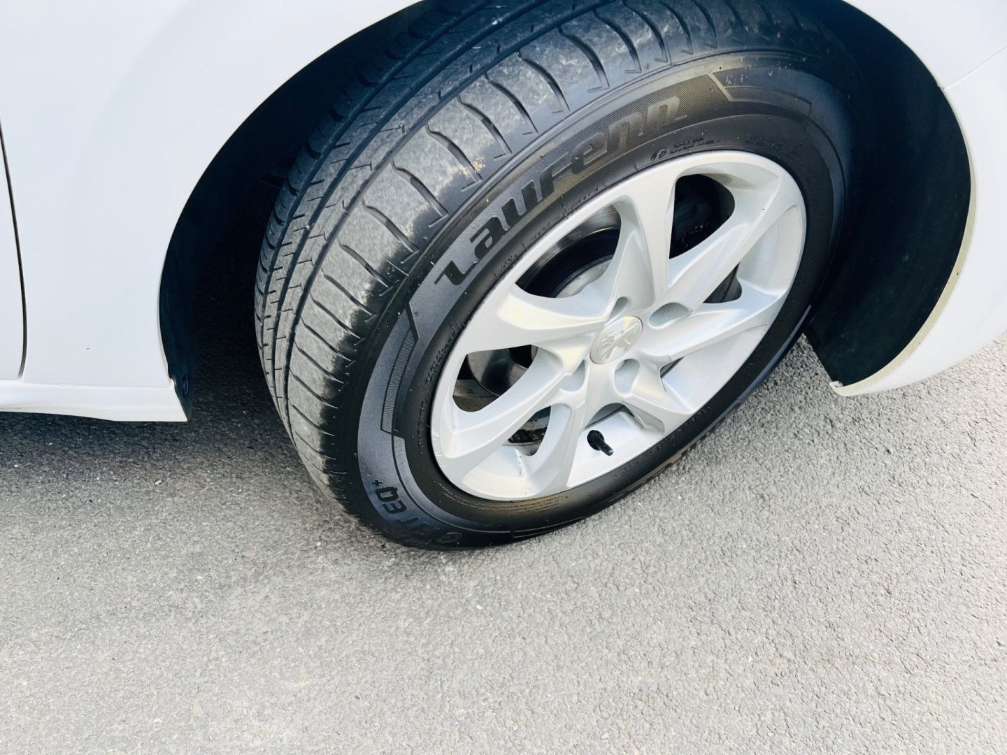 Peugeot 208 1.2 i BENZÍN