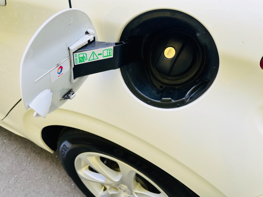 Peugeot 208 1.2 i BENZÍN