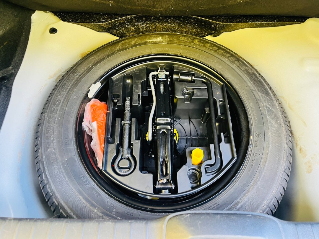 Peugeot 208 1.2 i BENZÍN