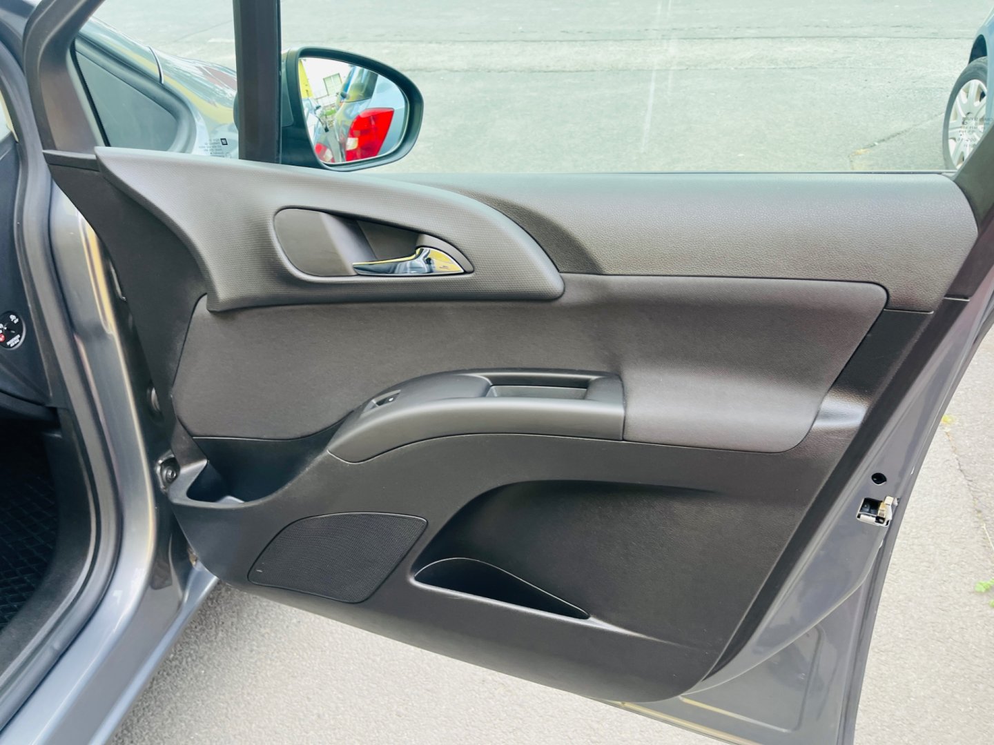 Opel Meriva 1.4 i BENZÍN 88 kW