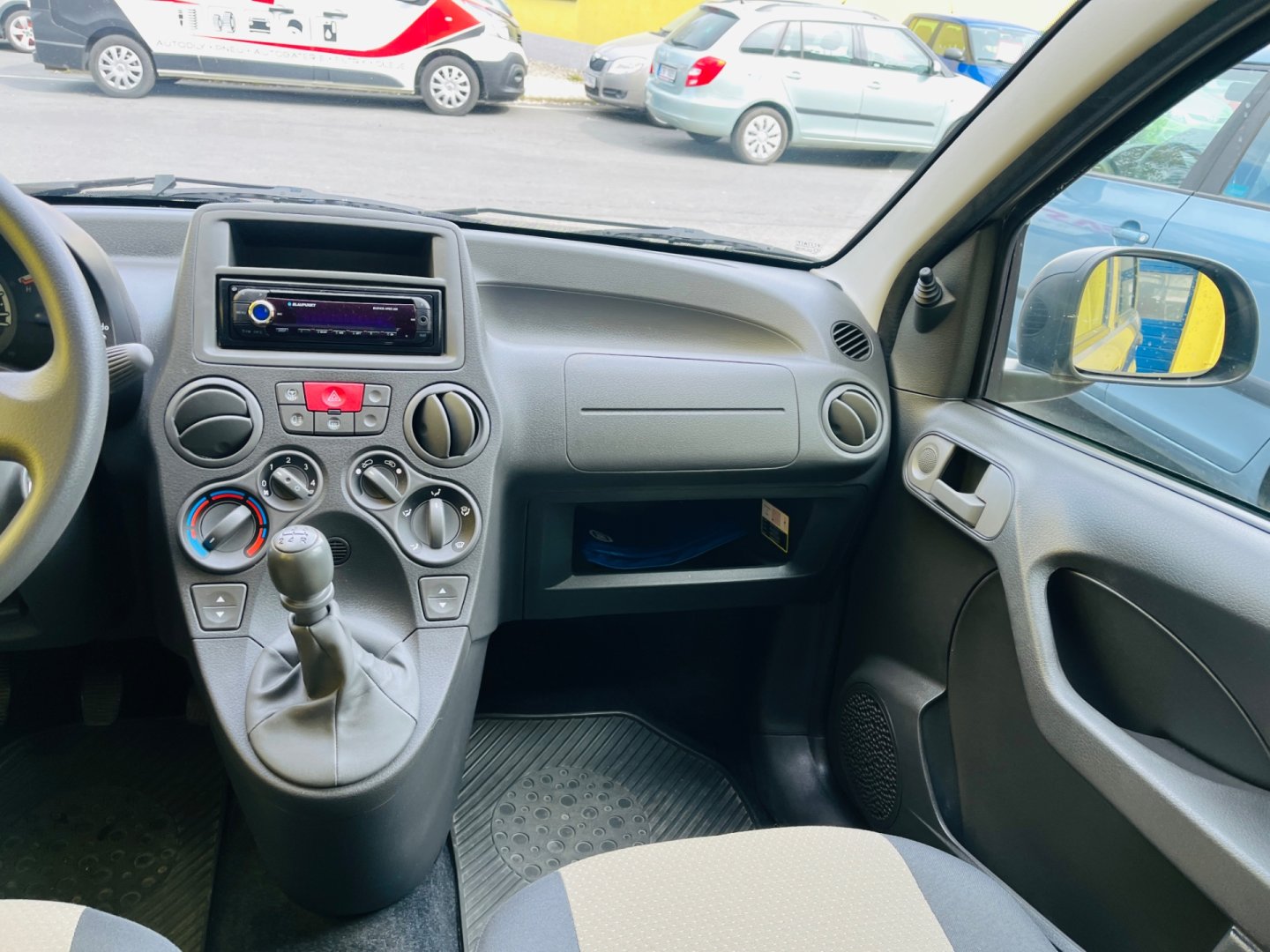 Fiat Panda 1.1 i BENZÍN NAJ JEN 51 TIS KM