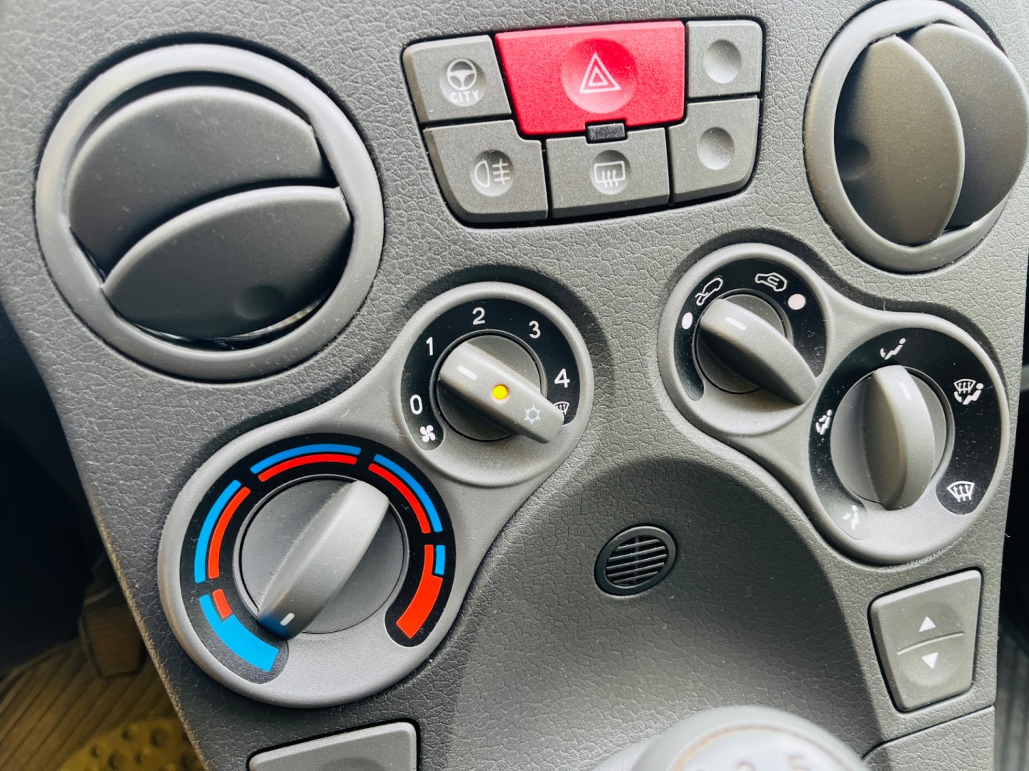 Fiat Panda 1.1 i BENZÍN NAJ JEN 51 TIS KM