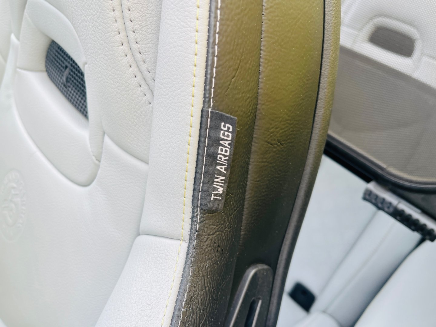 Peugeot 308 1.6 i BENZÍN 115 kW CABRIO