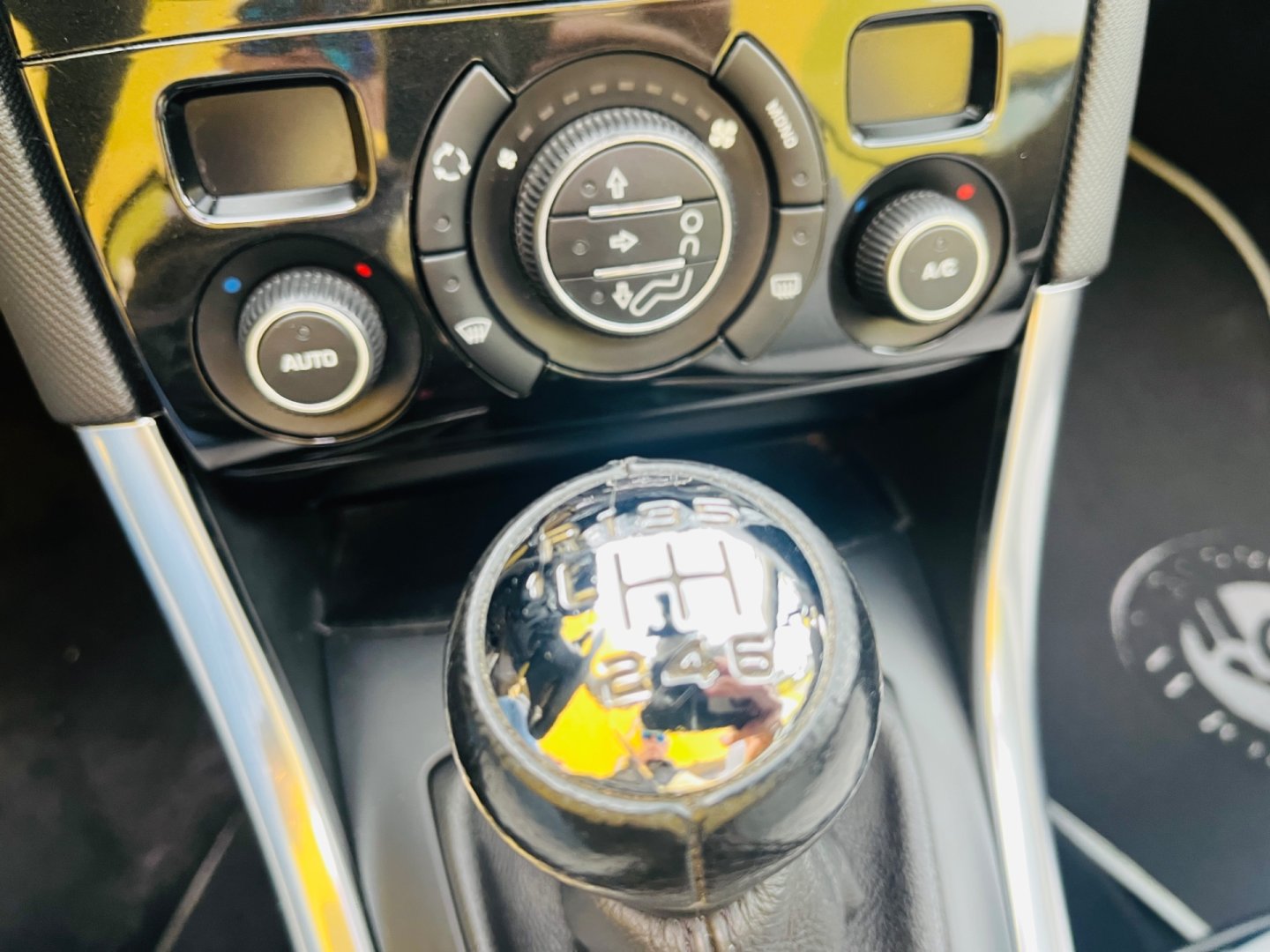 Peugeot 308 1.6 i BENZÍN 115 kW CABRIO