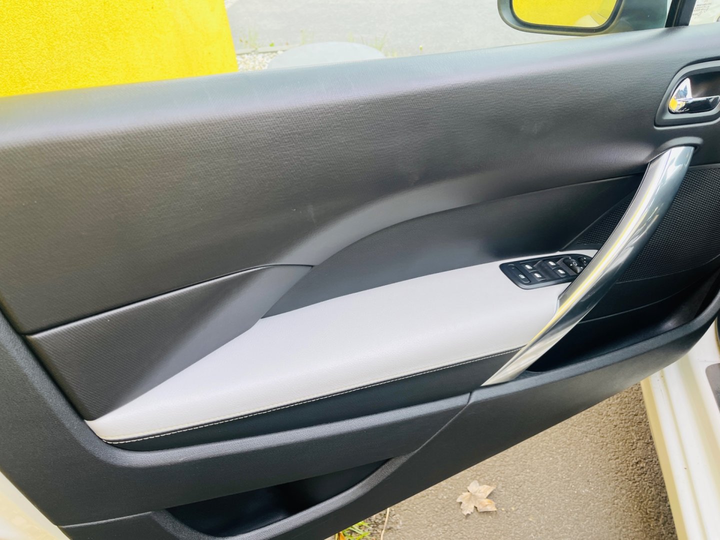 Peugeot 308 1.6 i BENZÍN 115 kW CABRIO