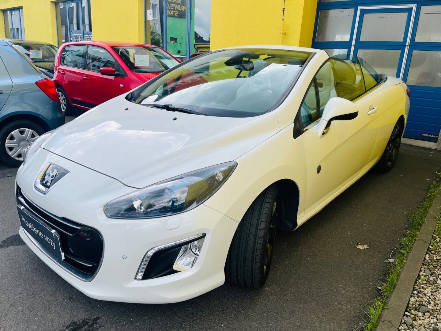 Peugeot 308 1.6 i BENZÍN 115 kW CABRIO