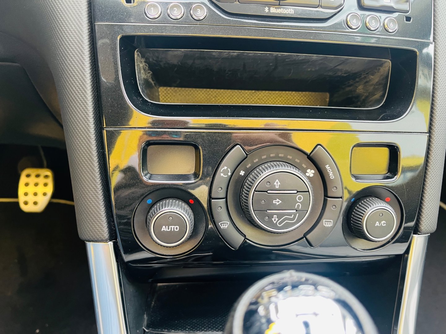 Peugeot 308 1.6 i BENZÍN 115 kW CABRIO