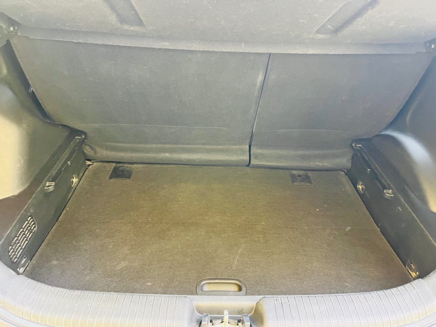 Hyundai ix20 1.6 i BENZÍN 91 kW ALU KOLA