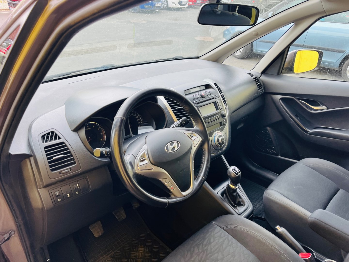 Hyundai ix20 1.6 i BENZÍN 91 kW ALU KOLA