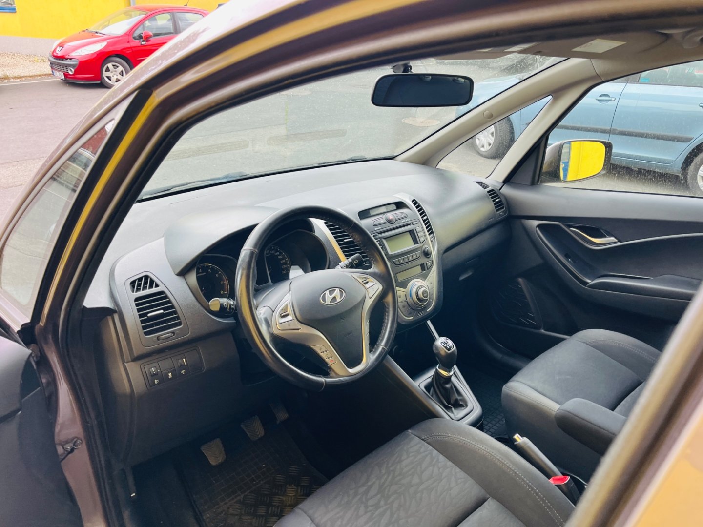 Hyundai ix20 1.6 i BENZÍN 91 kW ALU KOLA