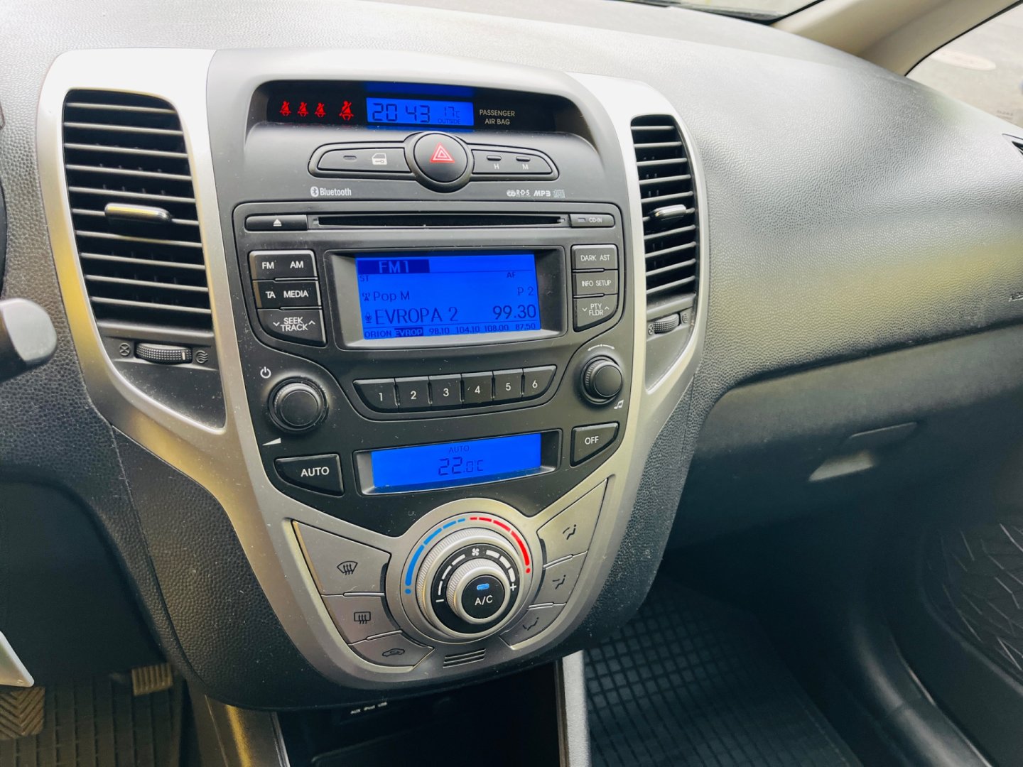 Hyundai ix20 1.6 i BENZÍN 91 kW ALU KOLA