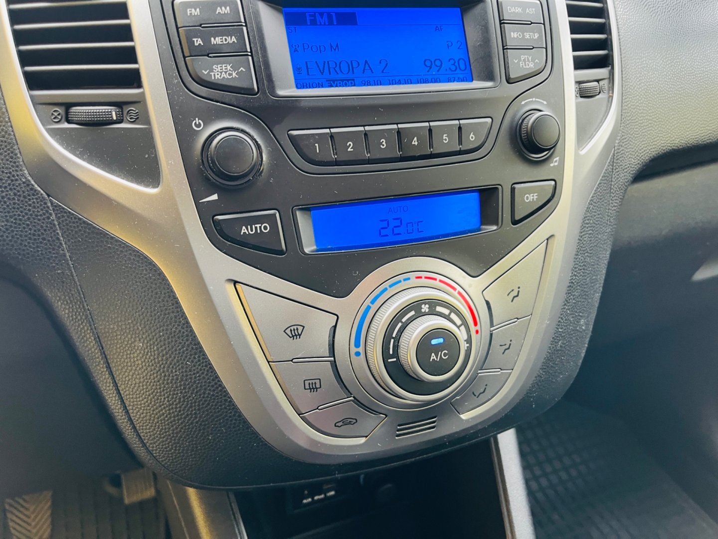 Hyundai ix20 1.6 i BENZÍN 91 kW ALU KOLA