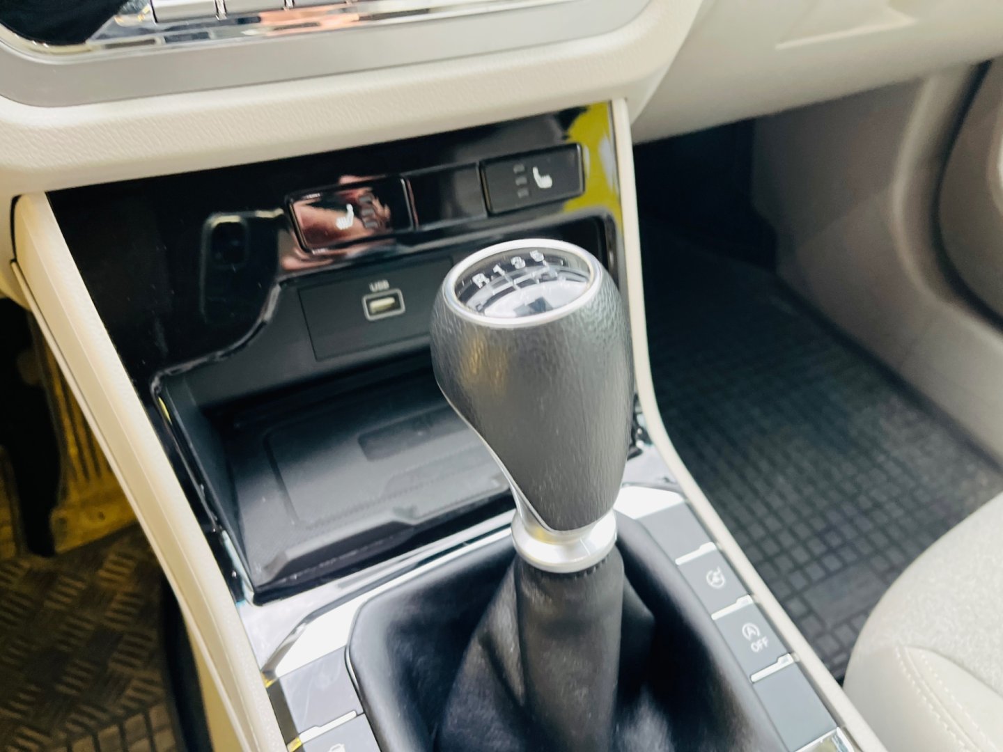 SsangYong Korando 1.5 TGi NAJ 53 TIS KM STYLE+