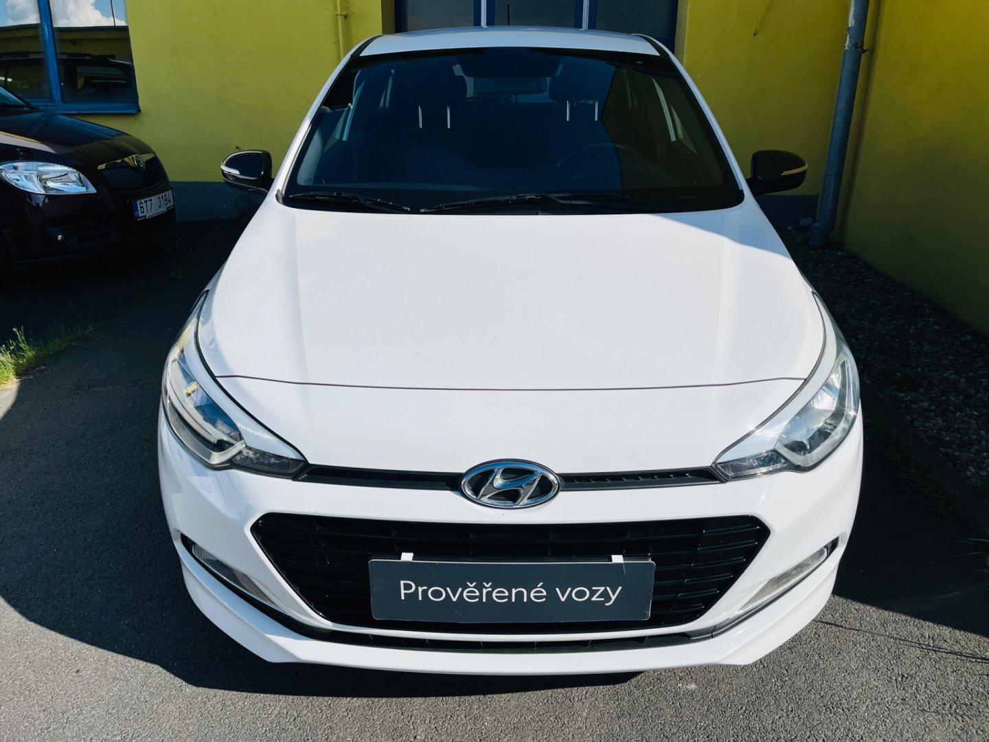 Hyundai i20 1.2 i BENZÍN VYHŘEV SEDADEL GO