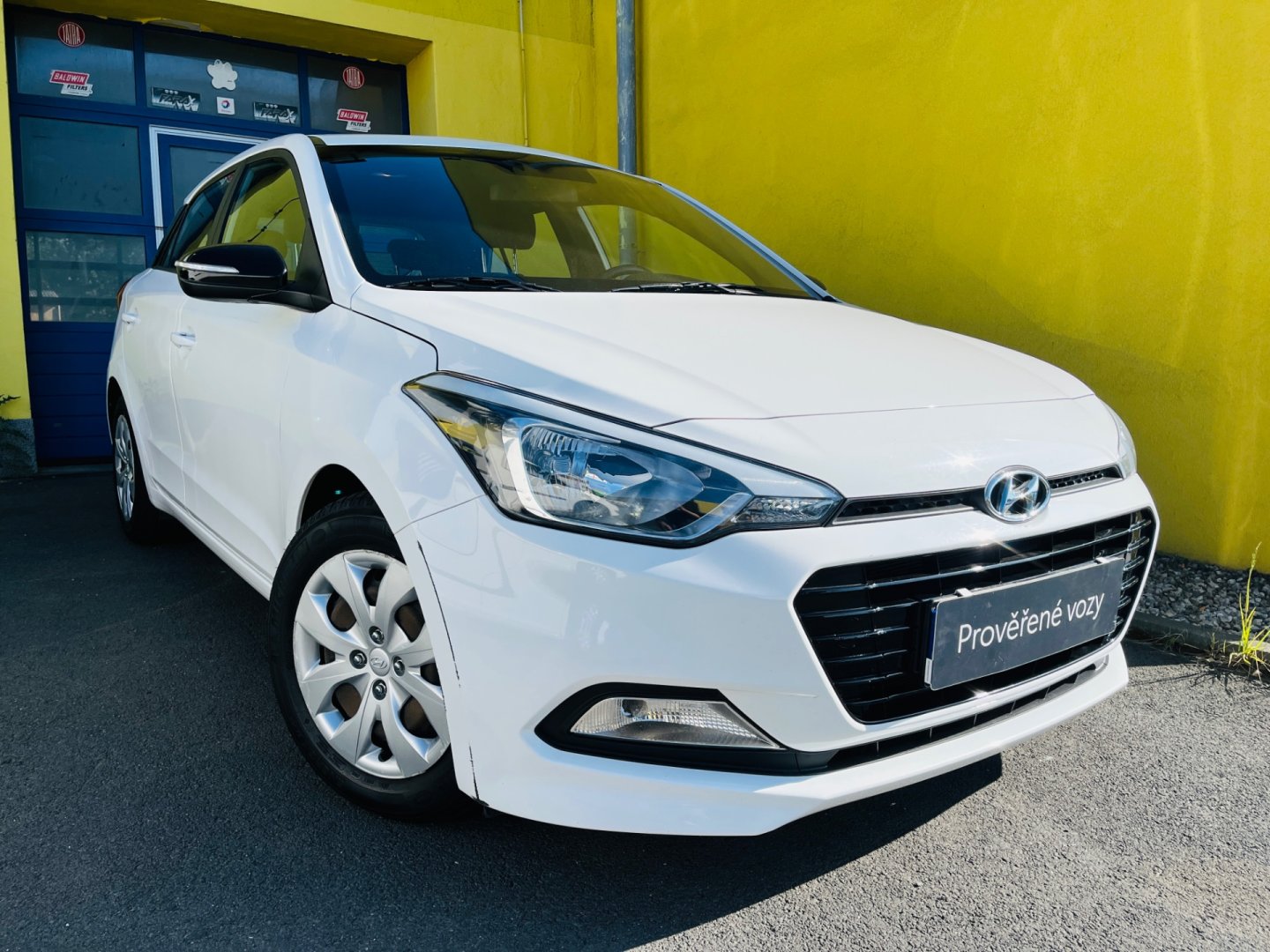 Hyundai i20 1.2 i BENZÍN VYHŘEV SEDADEL GO