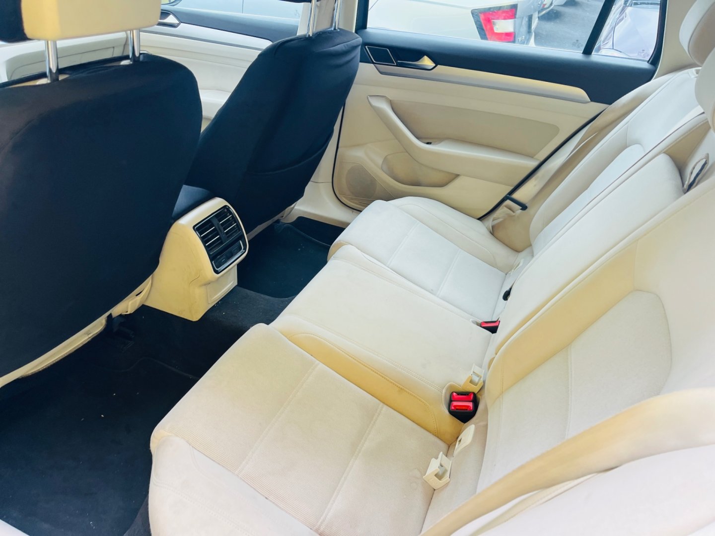 Volkswagen Passat Variant 2.0 Tdi 110 kW 6 RYCHL NAVIGAC