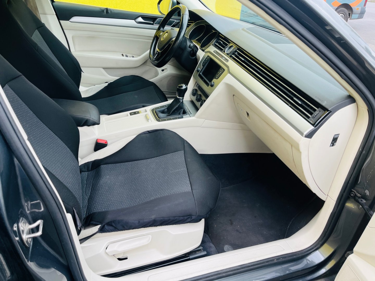 Volkswagen Passat Variant 2.0 Tdi 110 kW 6 RYCHL NAVIGAC