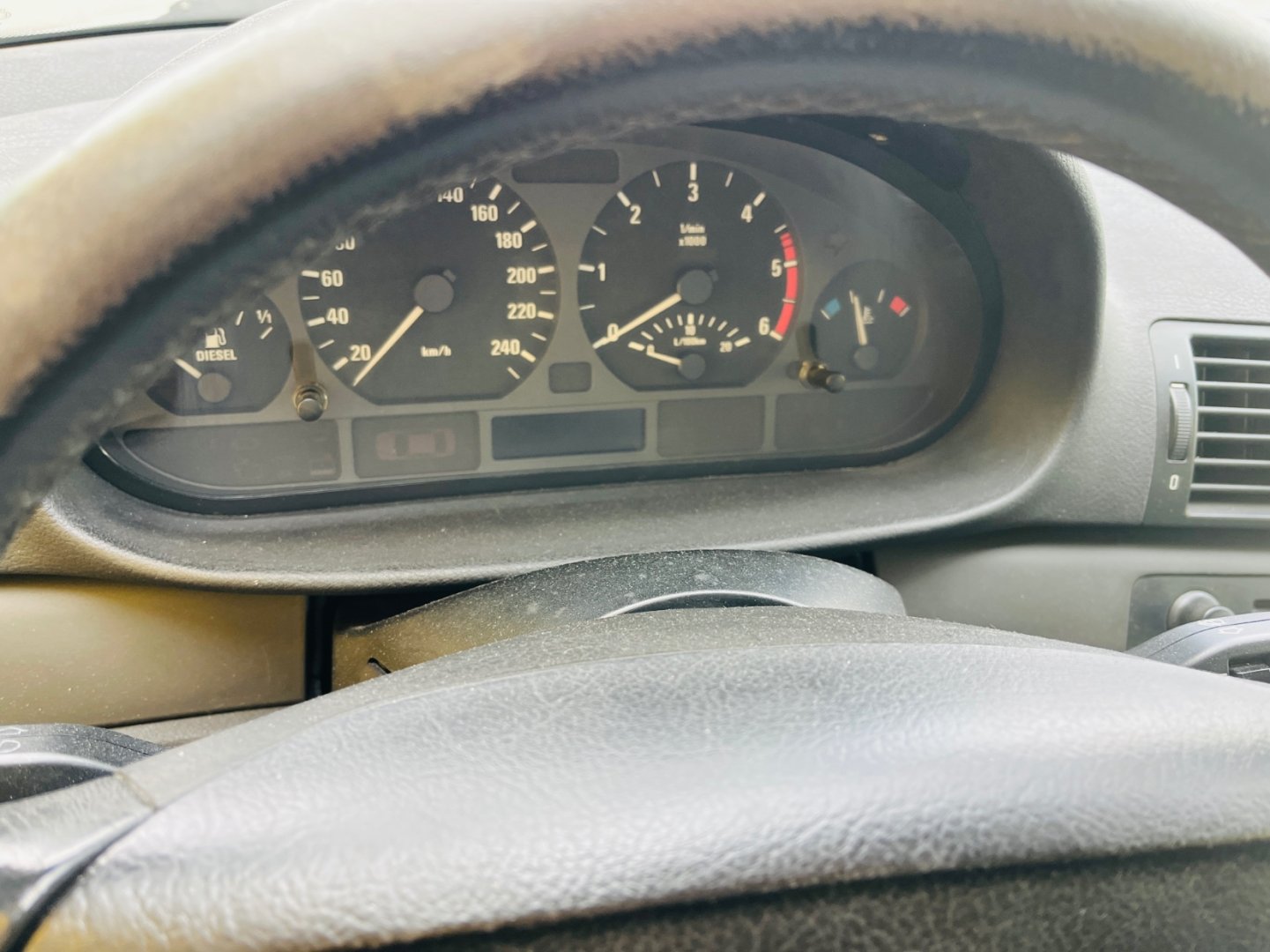 BMW Řada 3 320d 110 kW 5 RYCHLOSTÍ