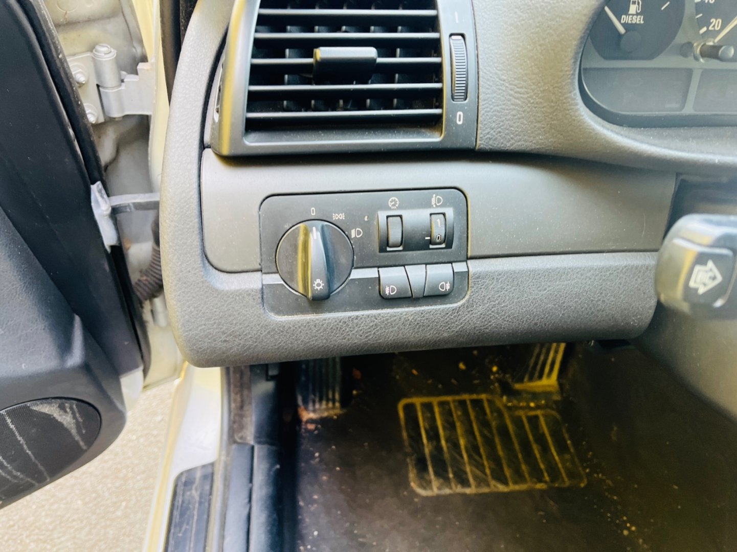 BMW Řada 3 320d 110 kW 5 RYCHLOSTÍ