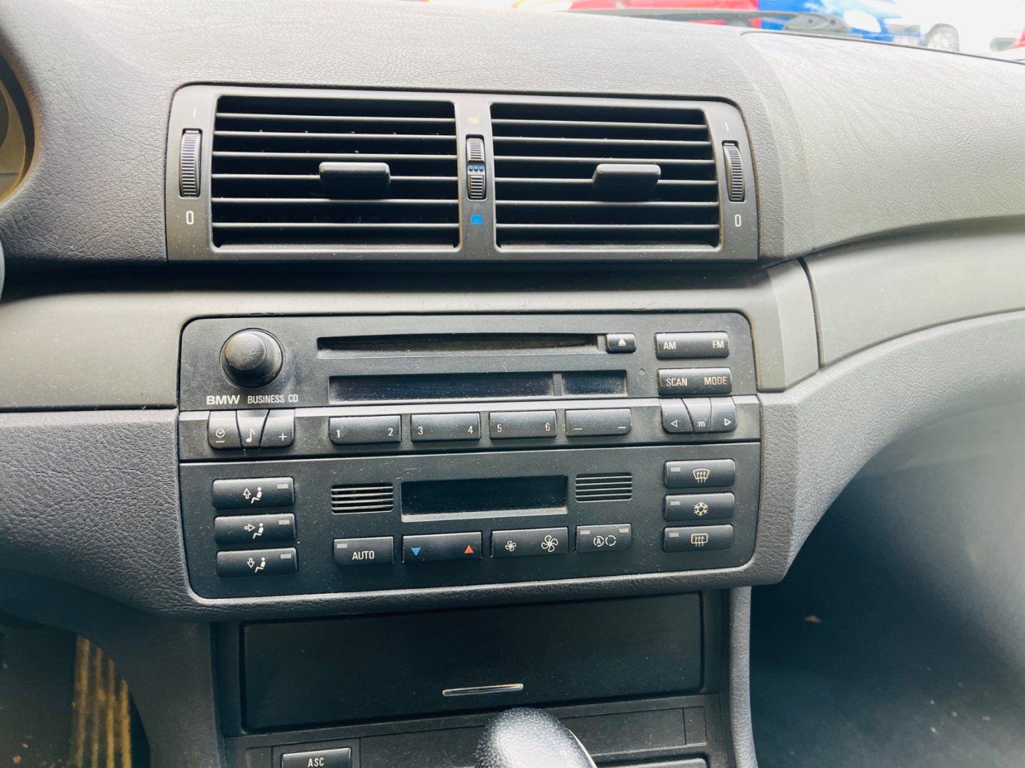 BMW Řada 3 320d 110 kW 5 RYCHLOSTÍ