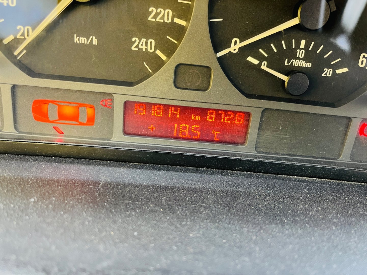 BMW Řada 3 320d 110 kW 5 RYCHLOSTÍ