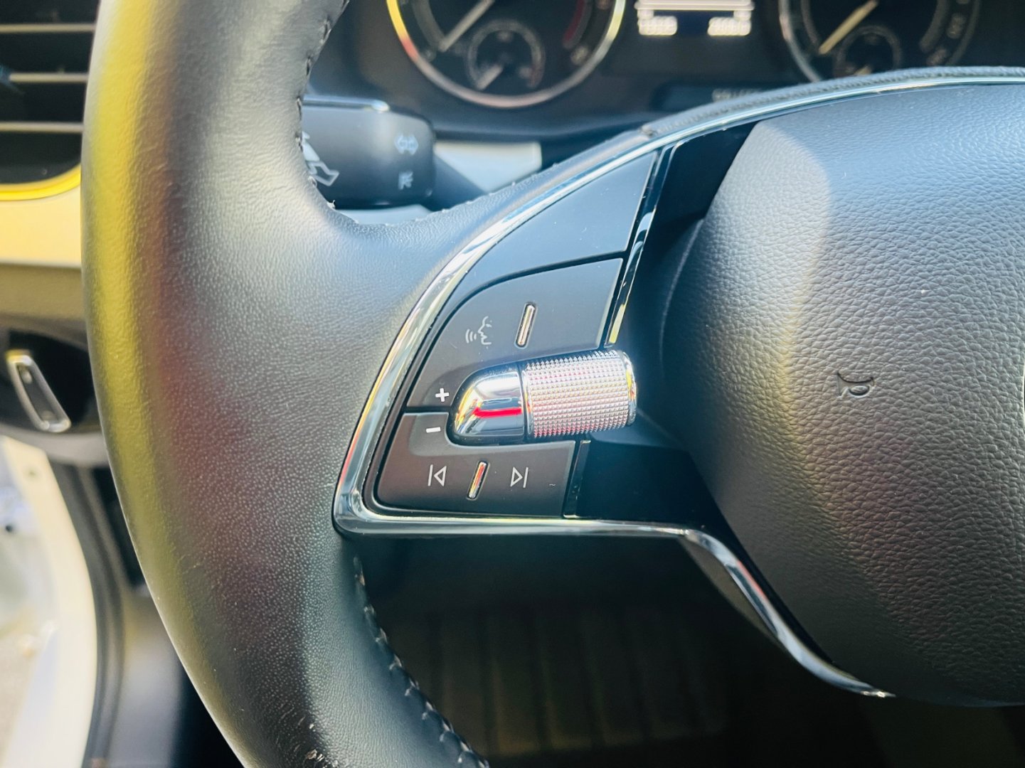 Škoda Scala 1.0 Tsi 81 kW 6 RYCHL VYHŘEV