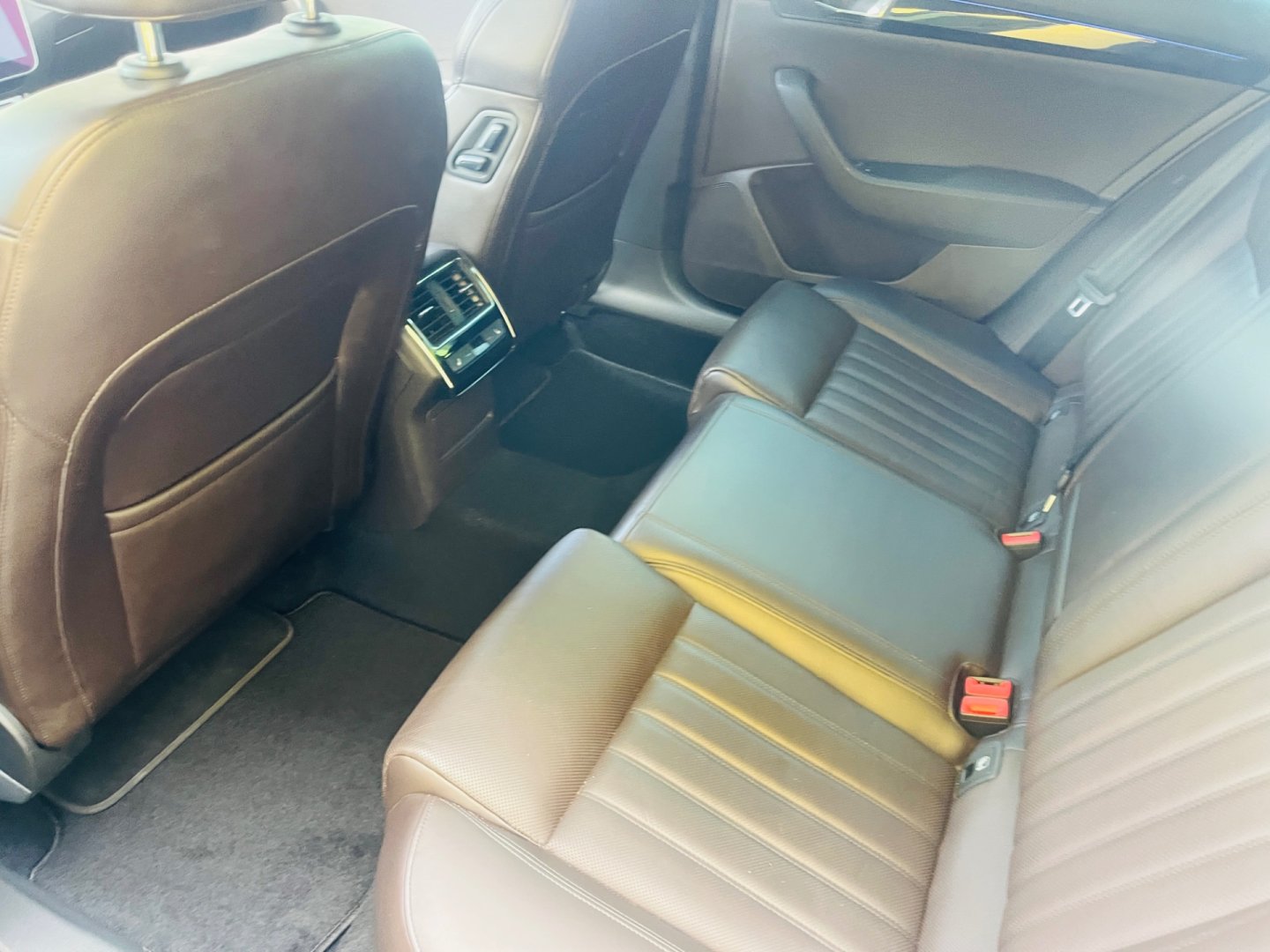 Škoda Superb 2.0 Tdi 140 kW DSG 4x4 LAURIN